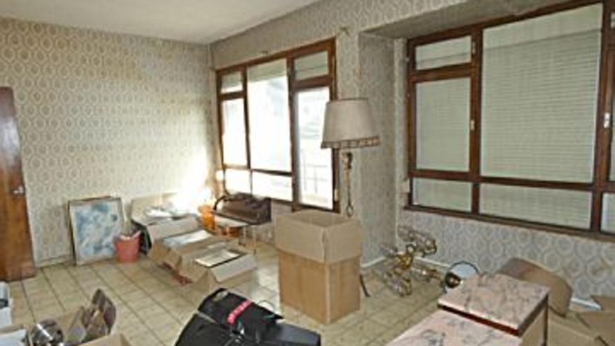 65.000 € Venta de piso en Luarca (Valdés) 80 m2, 3 habitaciones, 1 baño, 813 €/m2...