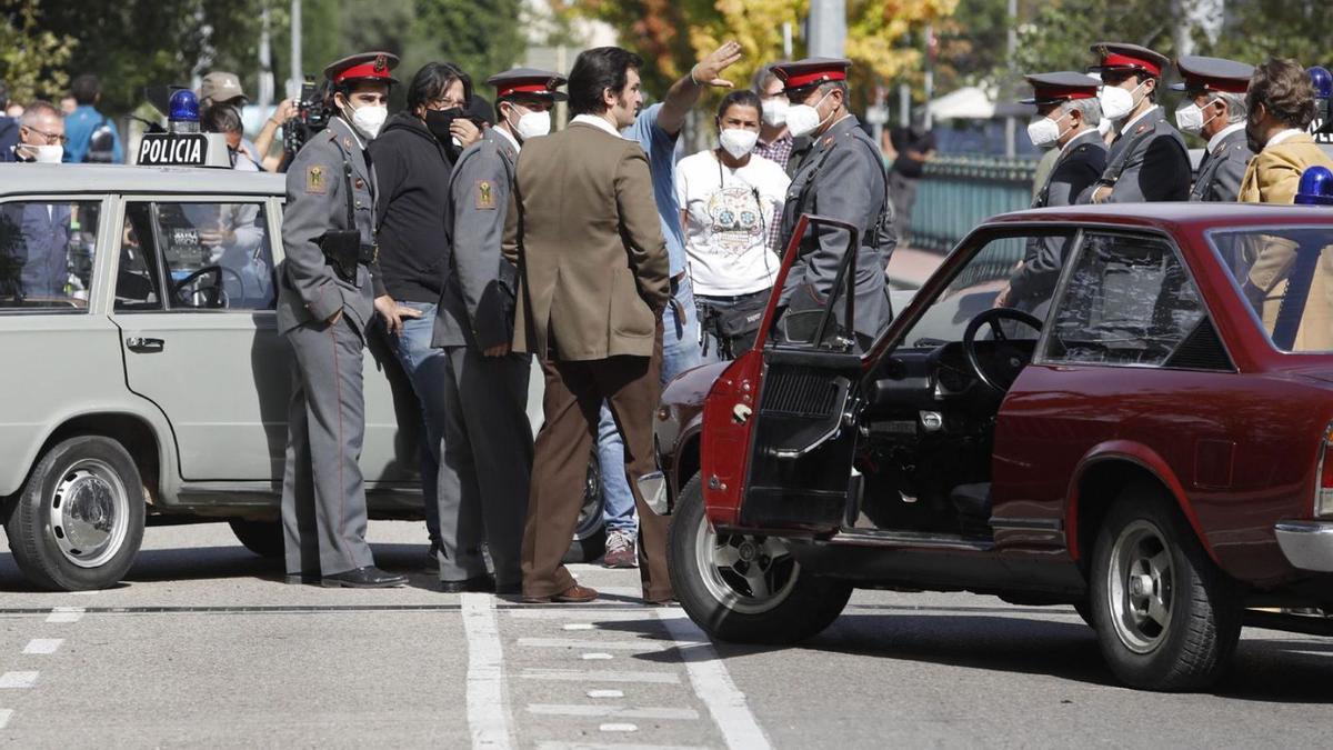 Un moment del rodatge de «Las leyes de la frontera» a Girona.   | ANIOL RESCLOSA