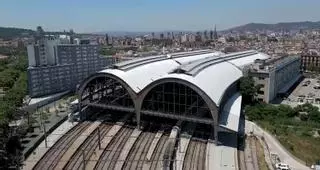 Barcelona Estació de França luce la renovada cubierta de su histórica marquesina