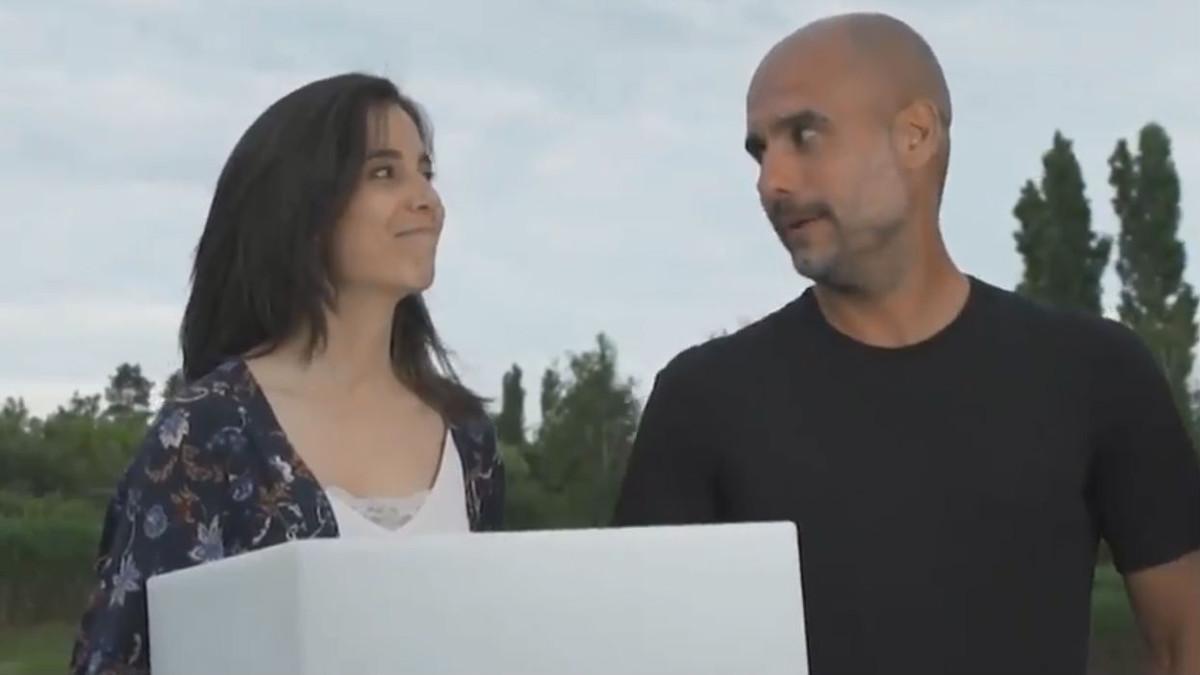 Laura Rosel y Pep Guardiola, en una imagen promocional de 'Preguntes Freqüents'