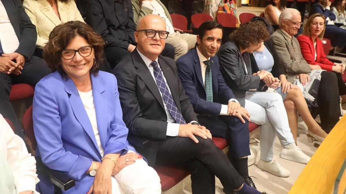 Carme da Silva (BNG), Manuel Baltar (PP) y José Manuel Varela (PP) , nuevos senadores por designación autonómica.