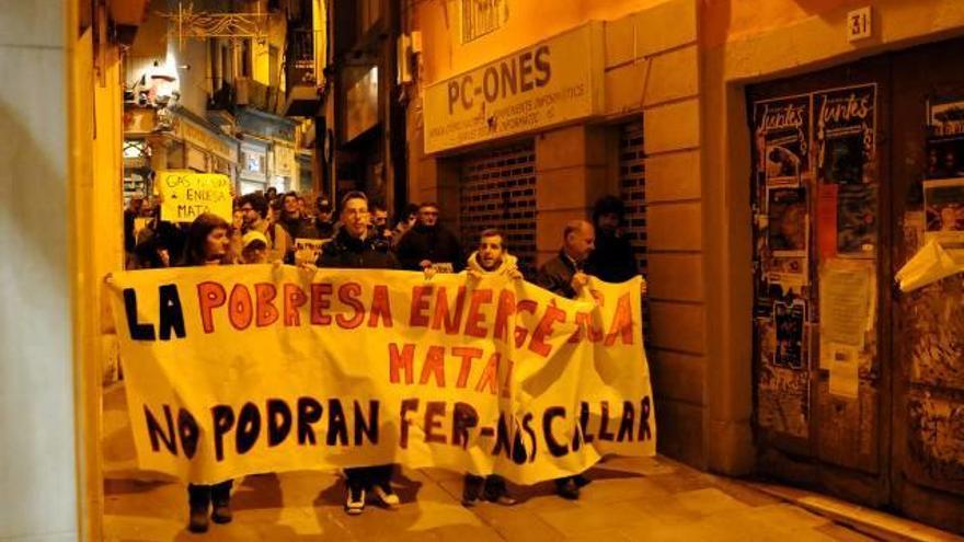 Manifestació contra la pobresa energètica a Manresa