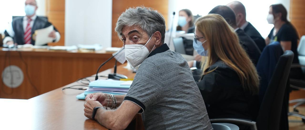 Vicente Paradía durante una de las vistas del juicio con jurado celebrado el pasado mes de julio.