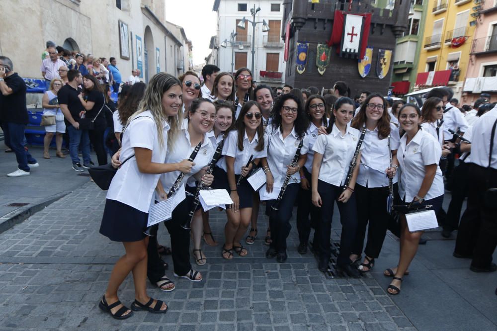 Multitudinario inicio de las Fiestas de Cocentaina.