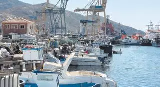 La subida del combustible deja a la Región sin pescado en Semana Santa