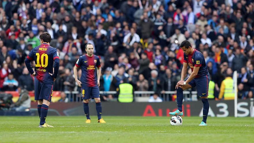 Els jugadors blaugrana decebuts al Bernabeu.