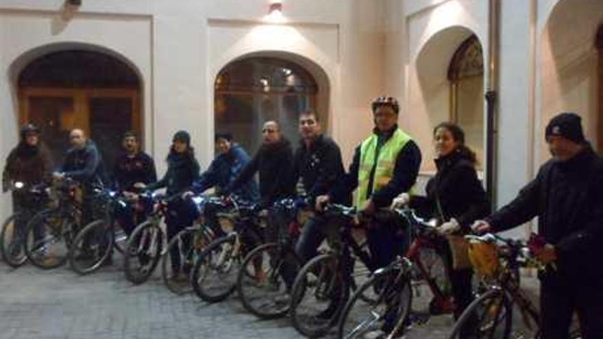 Miembros del colectivo Villena en Bici.