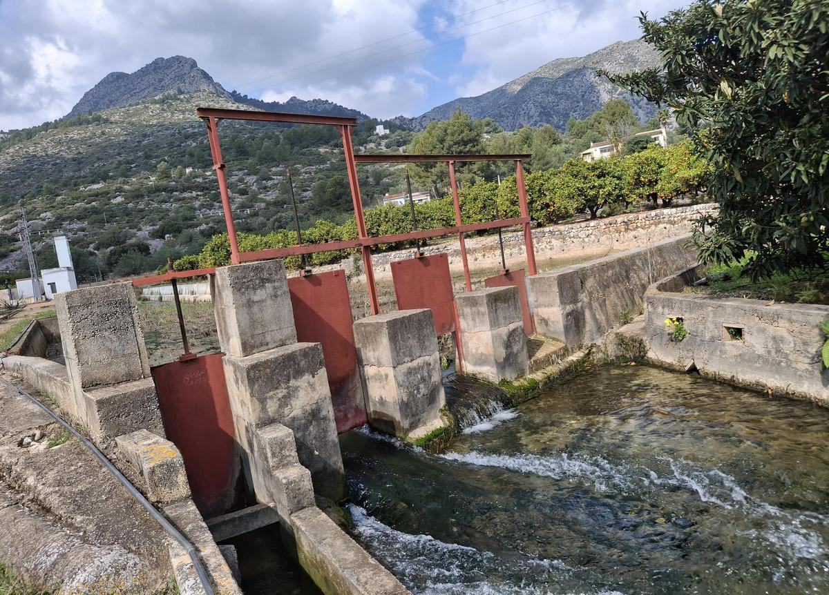 Imagen tomada a finales de abril del manantial de la Bolata