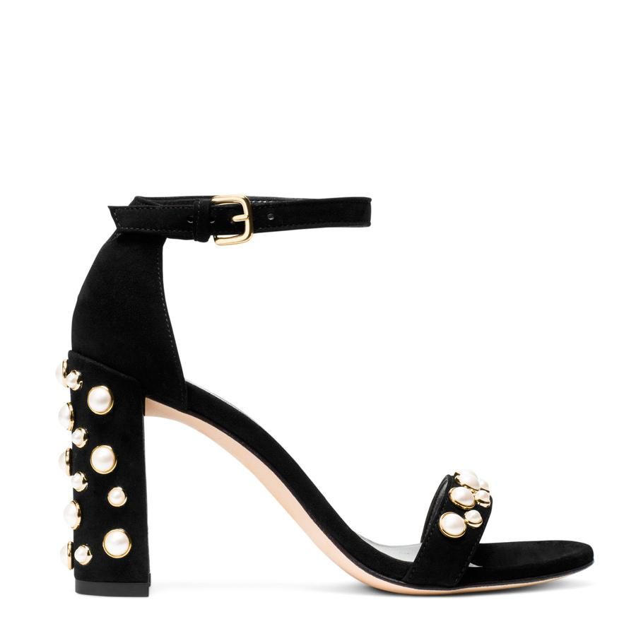 Zapatos de invitada: sandalias con perlas de tacón ancho