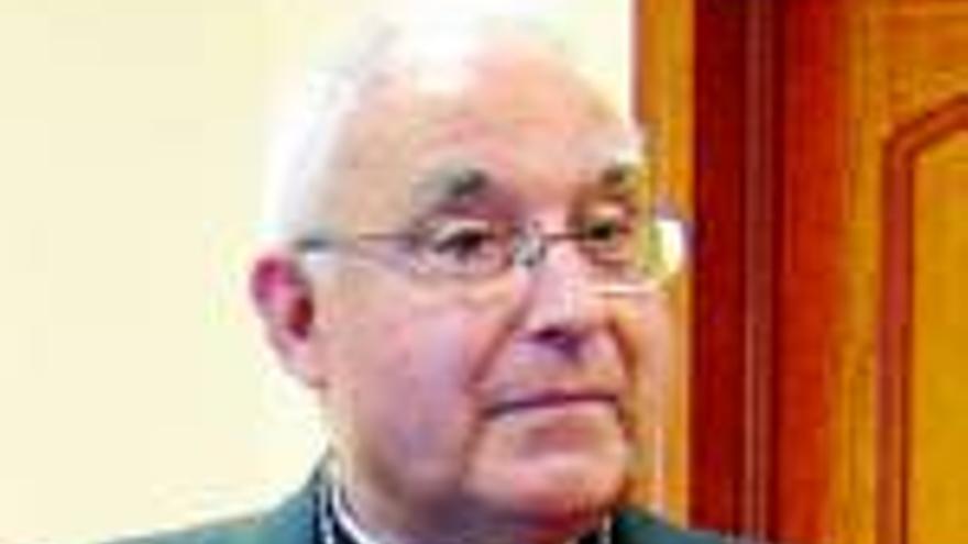 Santiago G. Aracil, arzobispo Mérida-Badajoz: &quot;Su marcha debe estar dentro de la normalidad&quot;