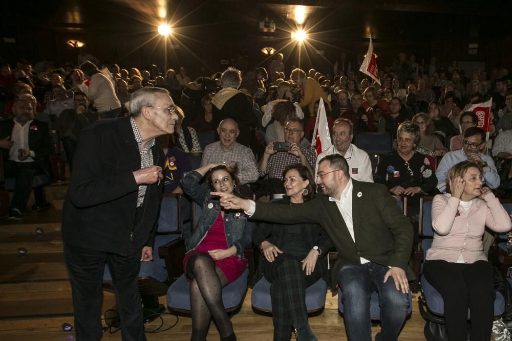Mitin del PSOE y paseo de Carmen Calvo por Oviedo
