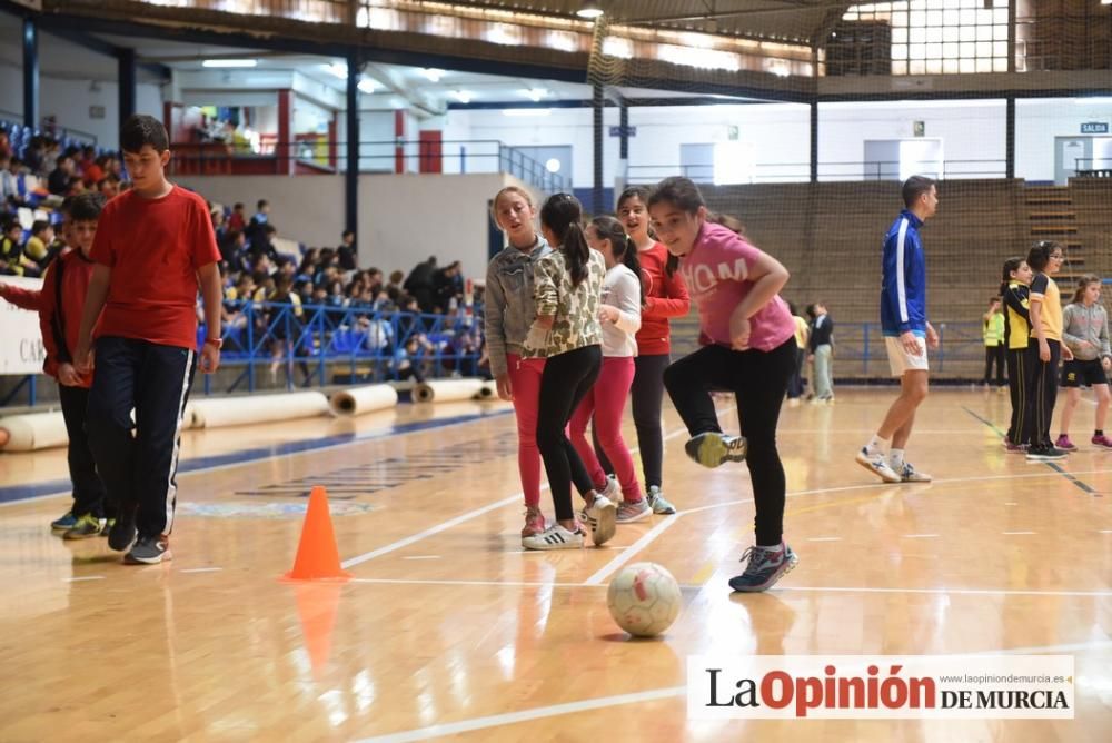 Encuentro de escolares con los jugadores del Plást