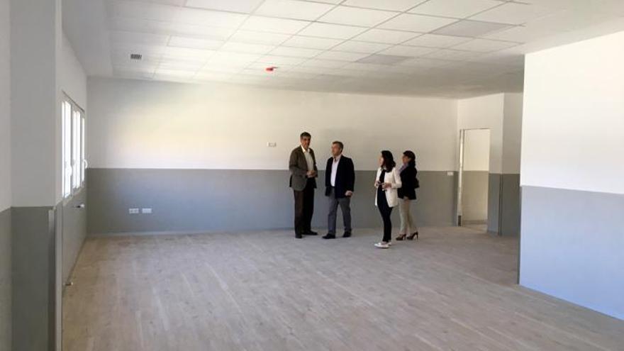 El alcalde, José María García Urbano, visita las nuevas instalaciones.