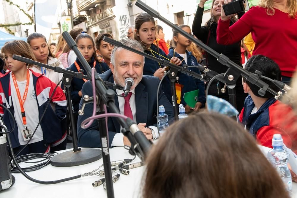 Ángel Víctor Torres participa en el evento 'De Palique, Tu radio en la calle'