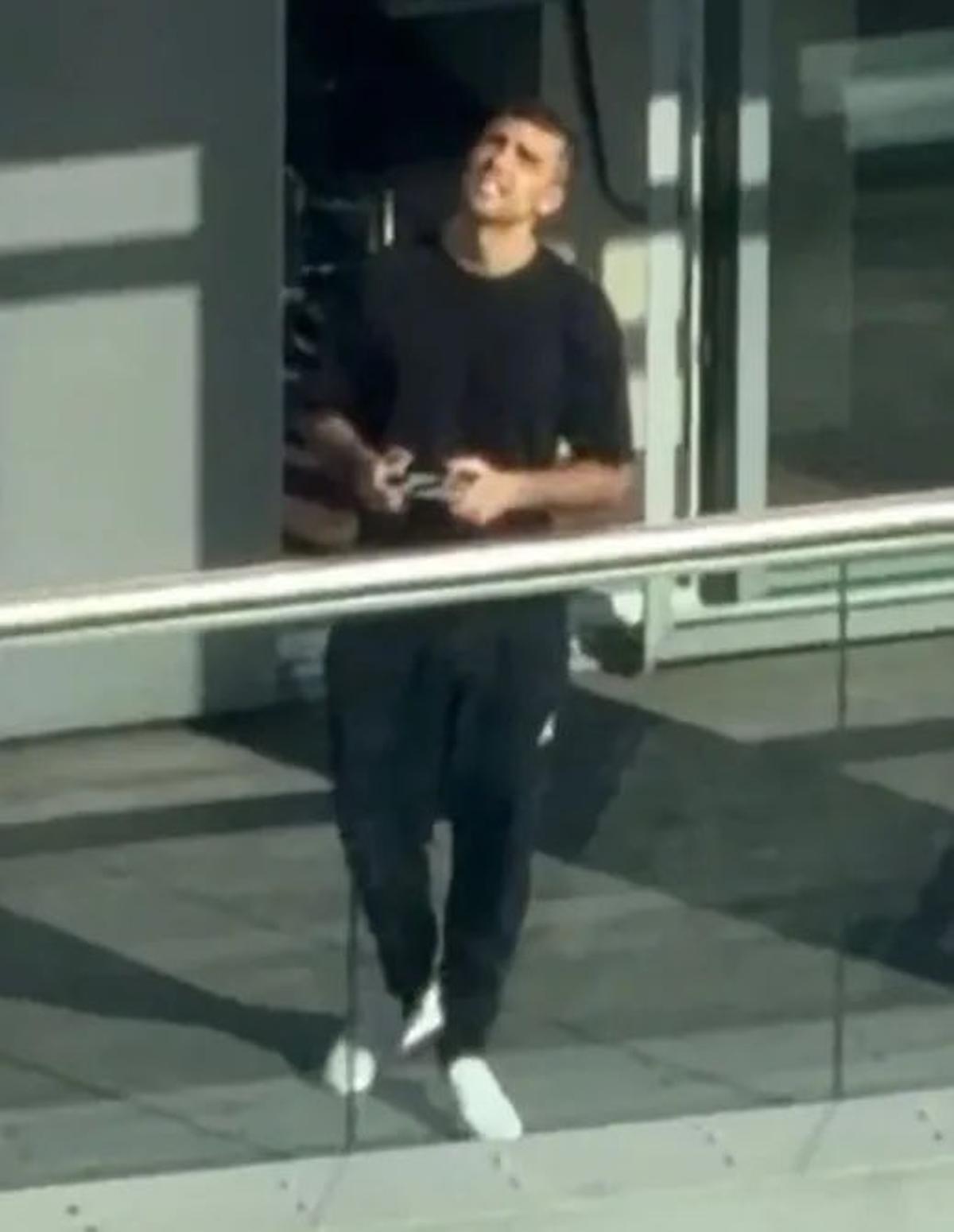 Rodri vuela su dron en el balón