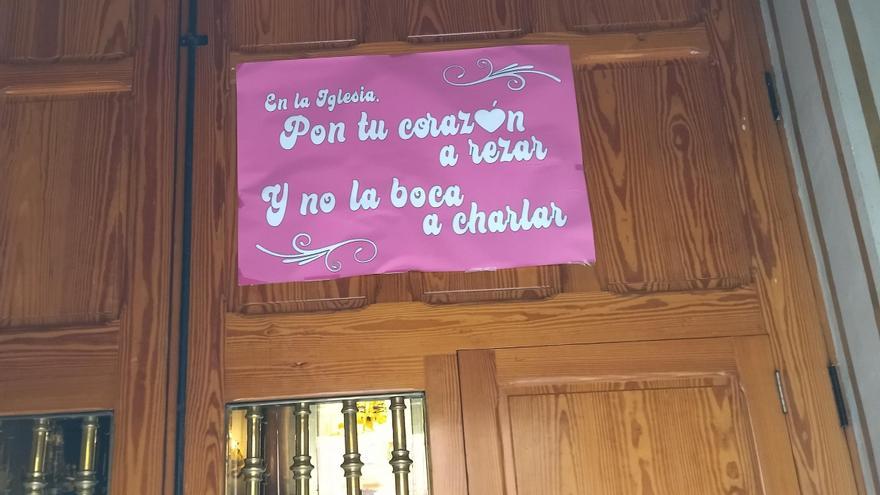 Más oración y menos cháchara en una iglesia de Pego