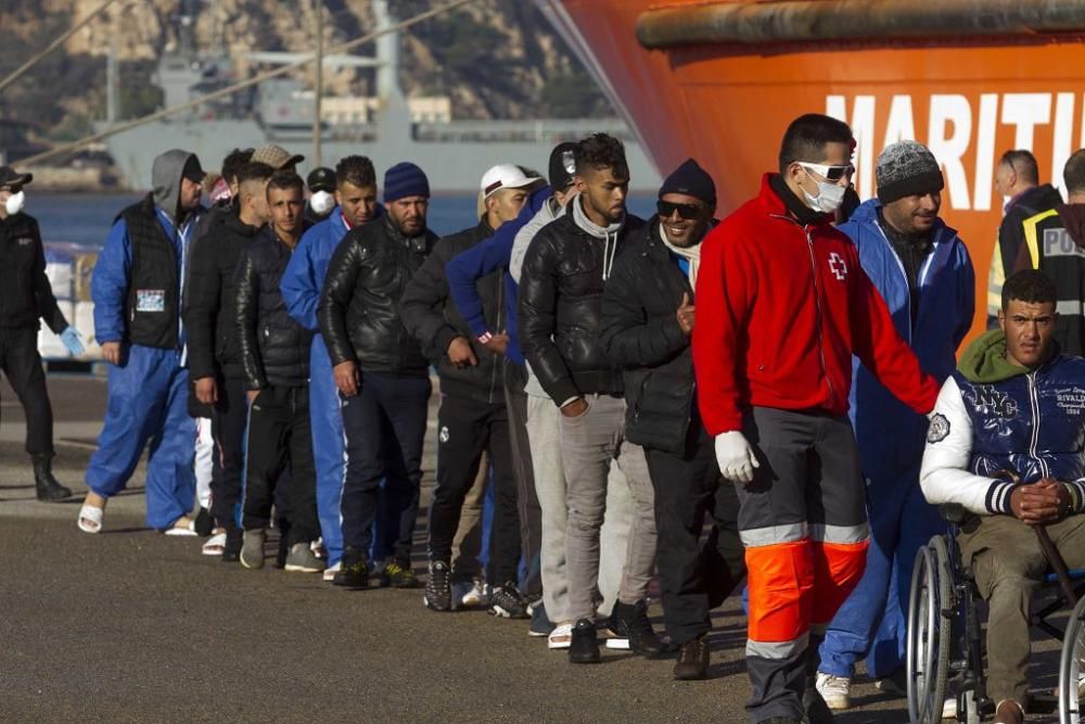 Desembarcan a más de 140 inmigrantes en Cartagena