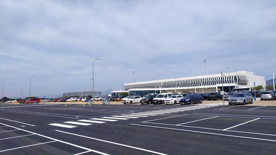 El aeropuerto de Castellón incrementa un 40% las plazas de su aparcamiento gratuito