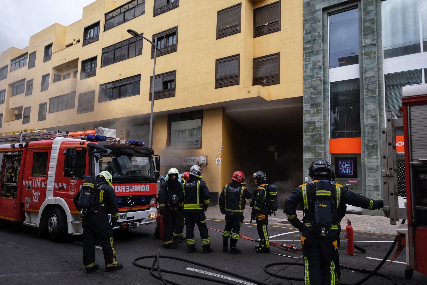 Incendio en un edificio de La Laguna