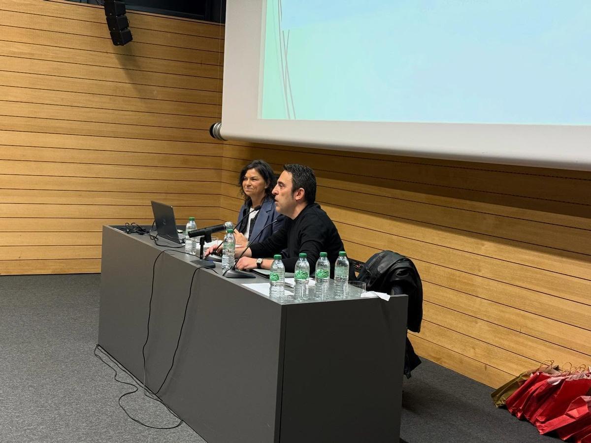 La jornada "Emprendiendo hacia el futuro" del IES Número 1 de Gijón, en imágenes