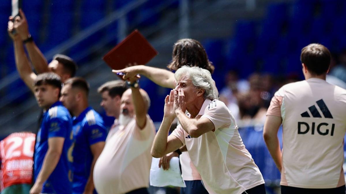 El Vetusta muere en la orilla: el filial del Real Oviedo pierde el ascenso en el Tartiere ante un buen Coria (0-1)