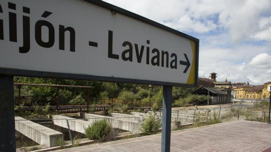 La estación de La Felguera de la línea Gijón-Laviana.