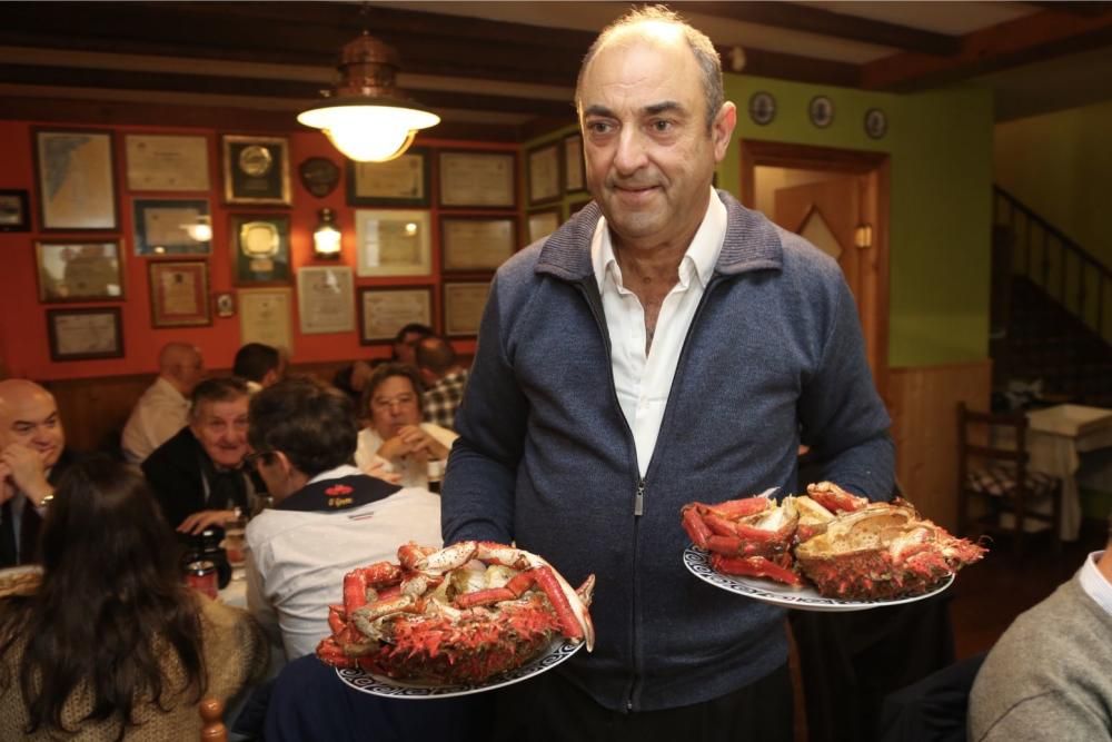 O Grove corona al "rey del marisco": el centollo. // M. Muñiz