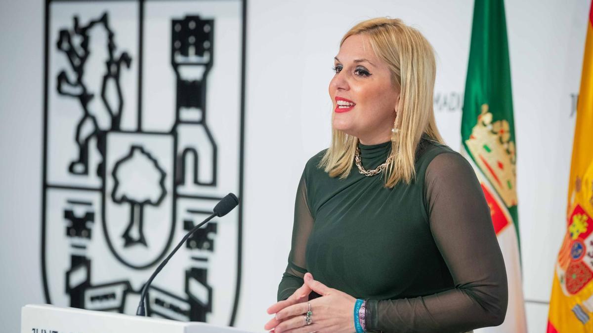 La consejera de Hacienda de Extremadura, Elena Manzano, afirma que "no se trata de dinero del Estado, sino de ingresos tributarios de los ciudadanos".