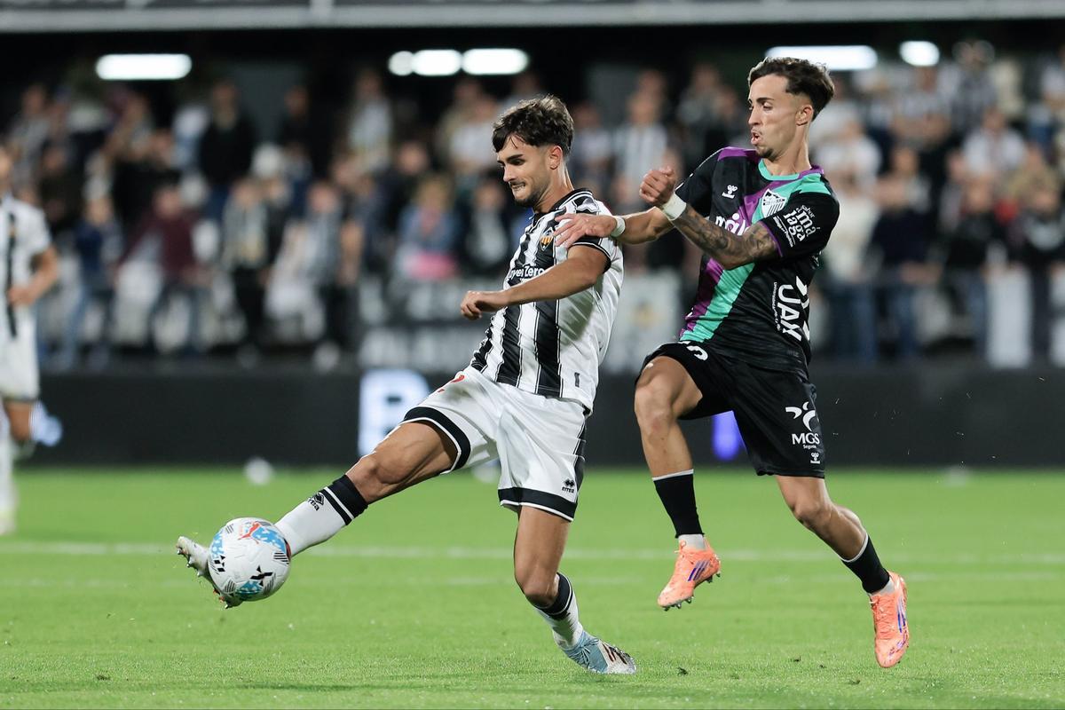 Un partido entre el Castellón y el Málaga CF.