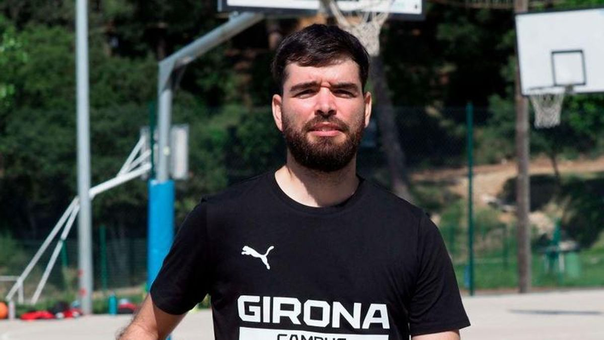 Miquel Fuentes en la visita al campus del Bàsquet Girona.