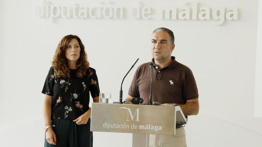 Elías Bendodo presentó las inversiones junto a Marina Bravo.