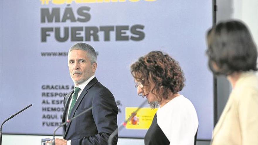 El Gobierno trata de frenar la crisis con la Guardia Civil