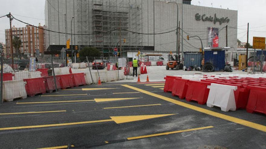 Los nuevos desvíos en la avenida de Andalucía entrarán en servicio el domingo.