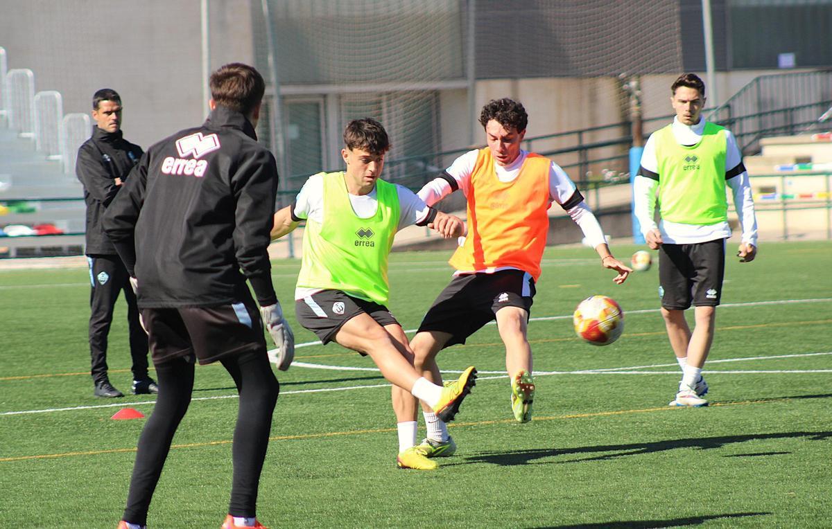 El filial del CD Castellón necesita sacar los tres puntos de Barcelona para no caer en descenso.