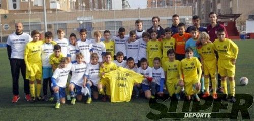 Ferrán Raimundo Santos recibe el cariño de sus amigos