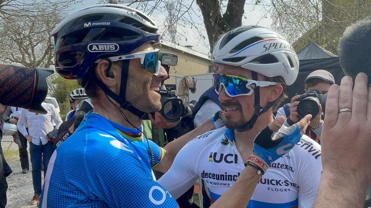 Valverde felicita a Alaphlippe en la meta