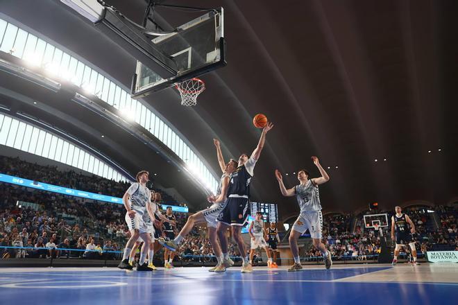 Fiesta del Alimerka Oviedo Baloncesto en casa culminada con victoria ante el Caja Rural Zamora (90-80)