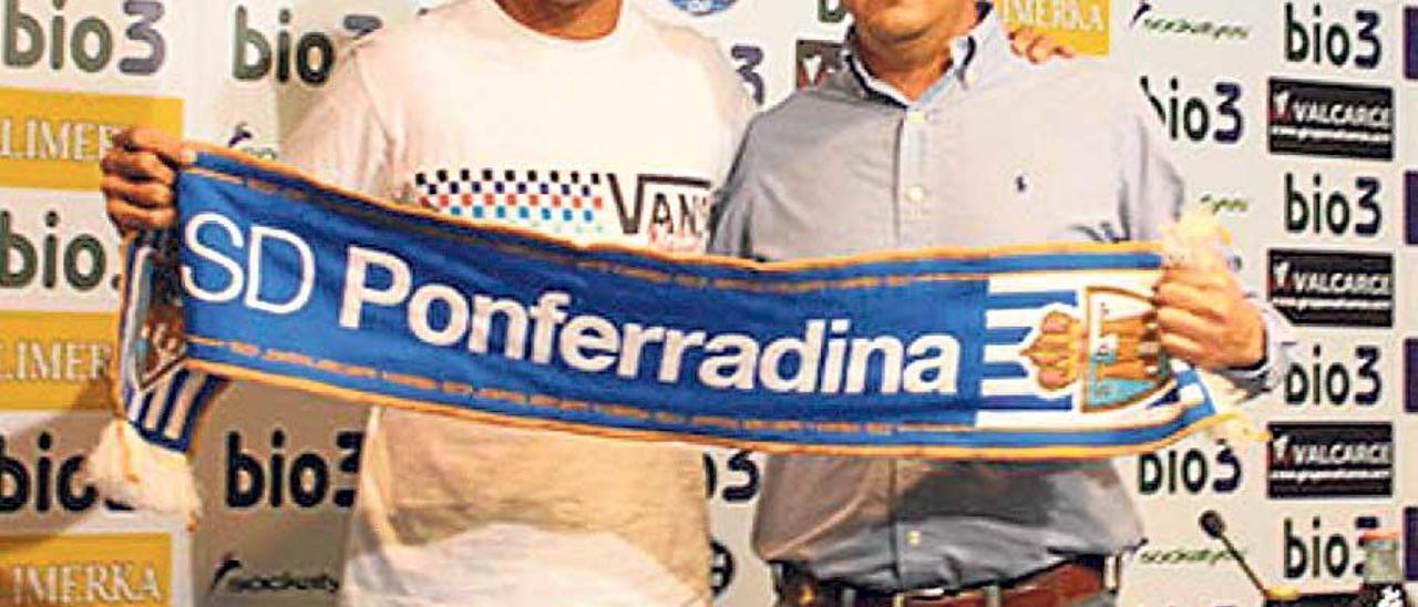 Xisco Campos fue presentado ayer por el Ponferradina.