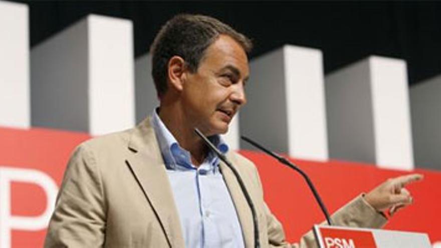 Zapatero pide al PP que acepte el derecho a saber dónde están los muertos de la guerra civil