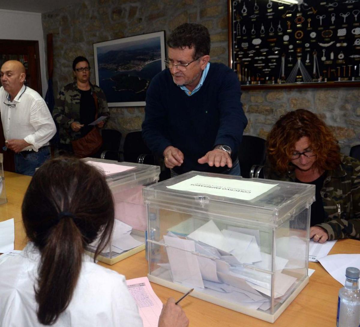 Fernanda Eiras (d.), cuando ejercía como secretaria. |   //  NOÉ PARGA
