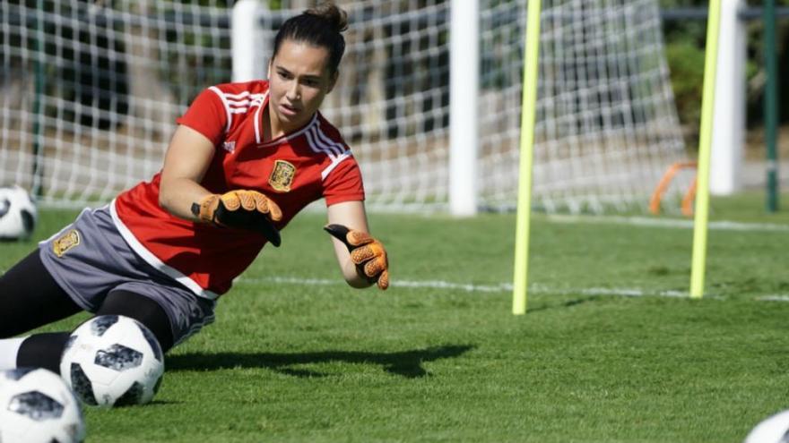 Cata Coll, en un entrenamiento con la selección.