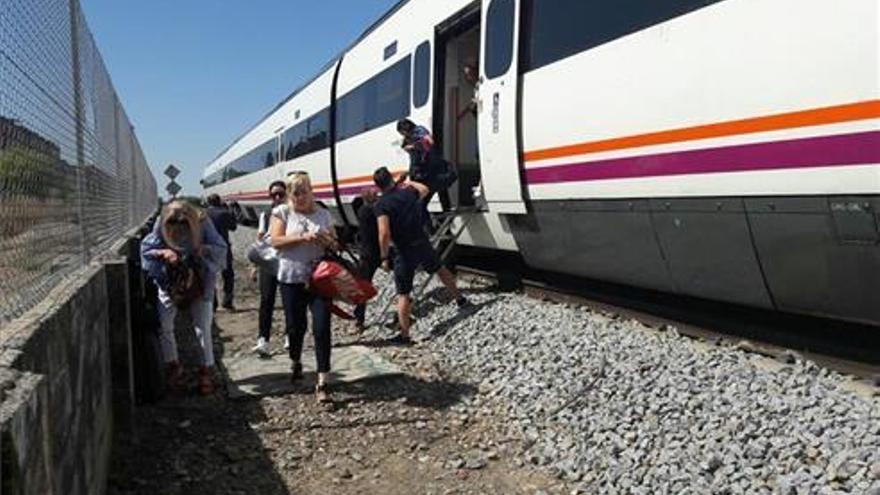 Balance de incidencias en el tren extremeño: dos diarias en agosto
