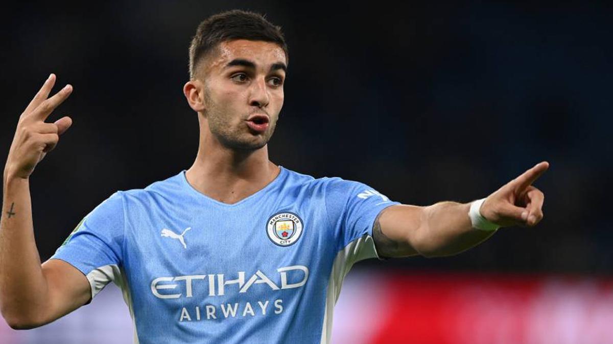 Ferran Torres, con el City durante un partido