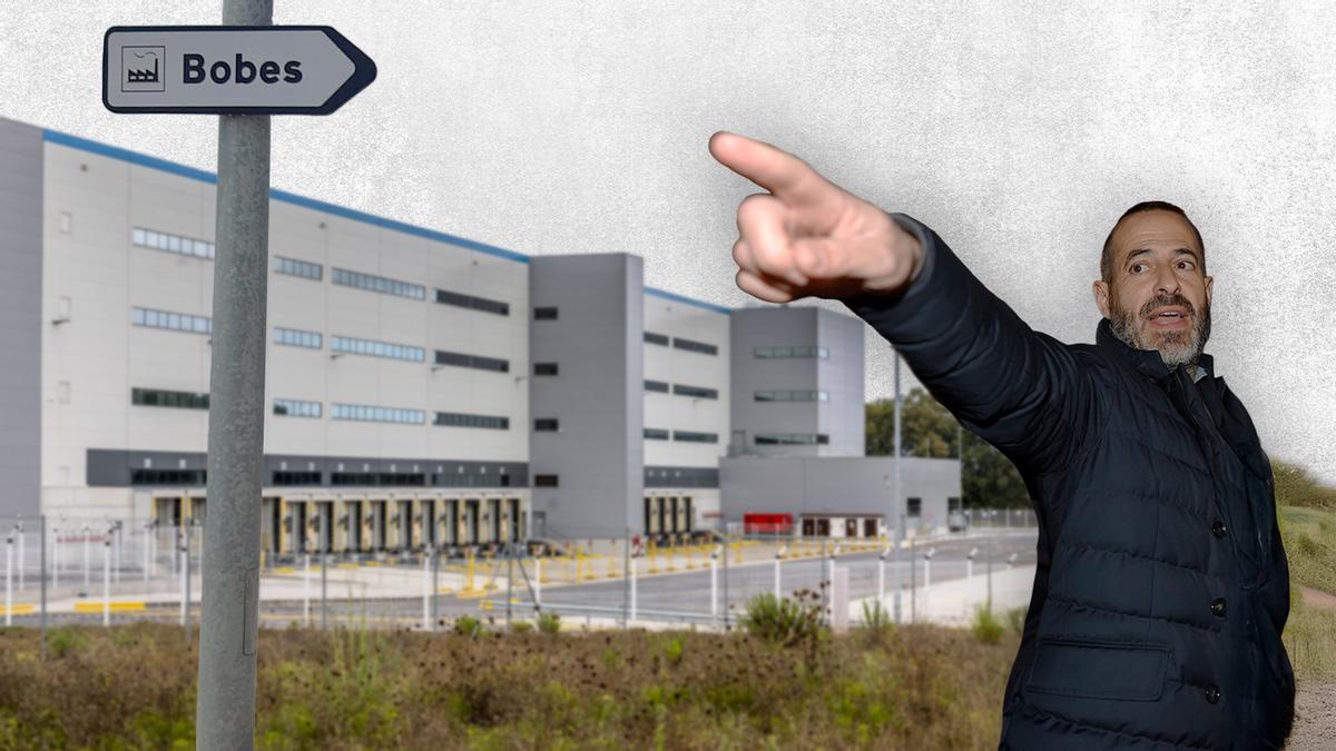 El alcalde de Siero, Ángel García ("Cepi"), con la nave de Amazon al fondo