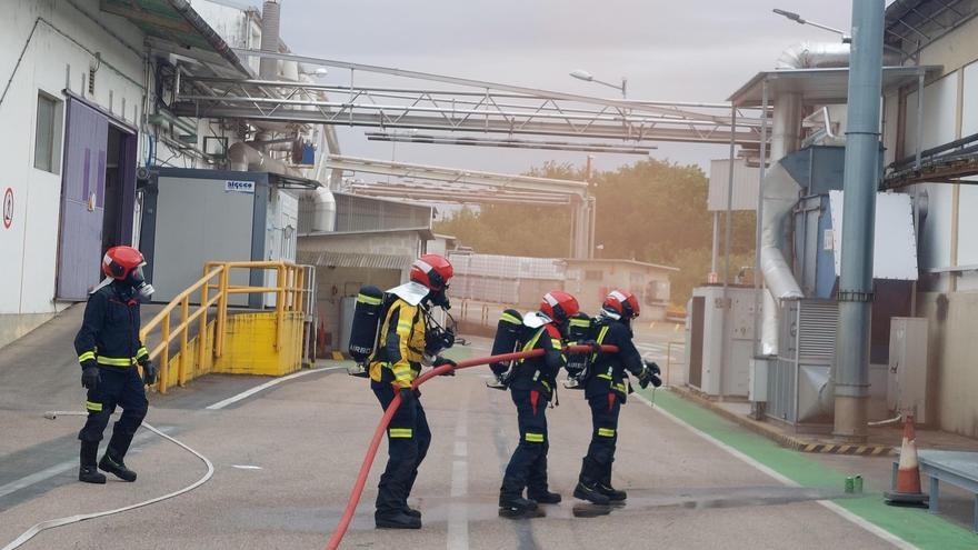 Entre sirenas y &#039;fuego&#039;: así se ha desarrollado el simulacro de la factoría Syngenta, en O Porriño