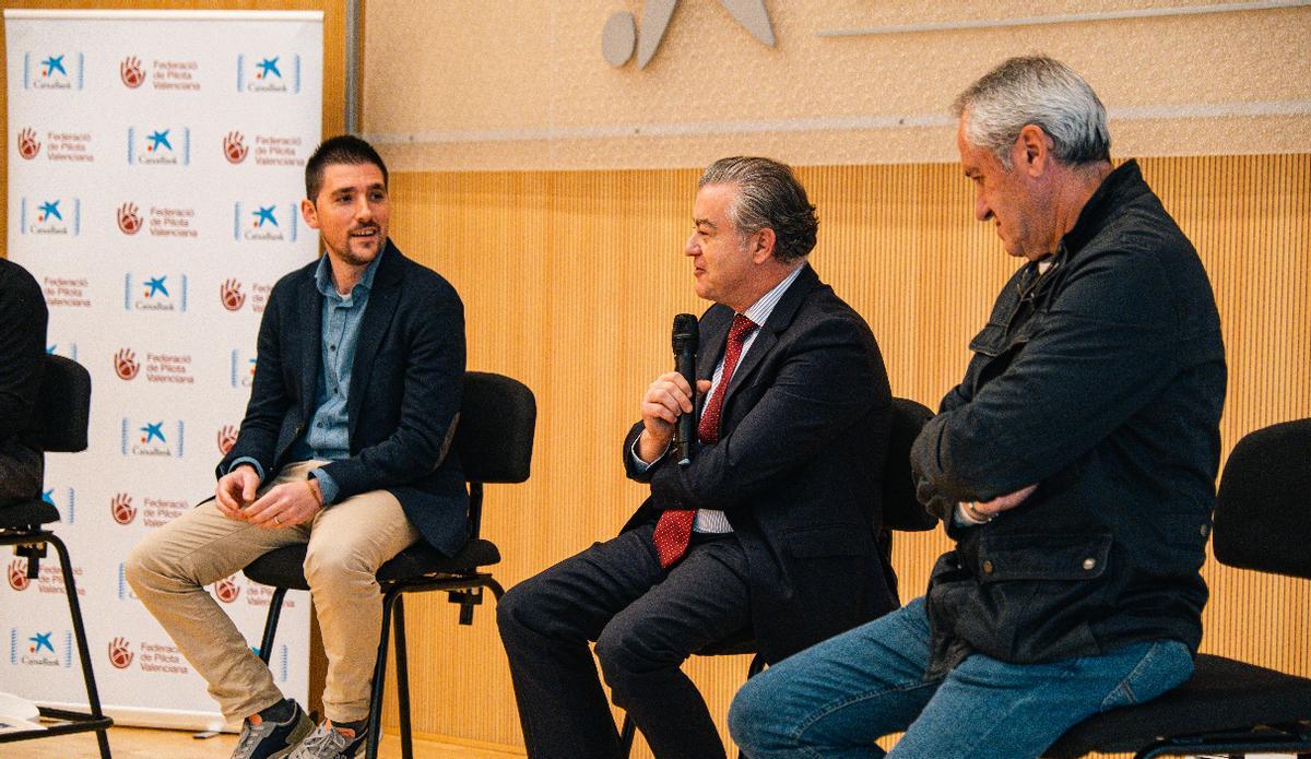 Presentació de la final, celebrada en l’Alqueria de Julià – Casa de la Música, el director d'Institucions de CaixaBank en la Comunitat Valenciana.