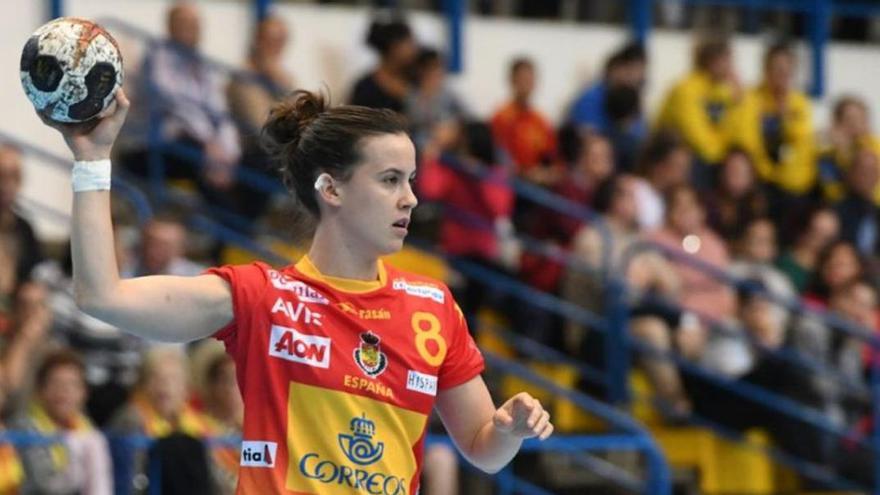 Silvia Arderius, con la camiseta de las Guerreras.