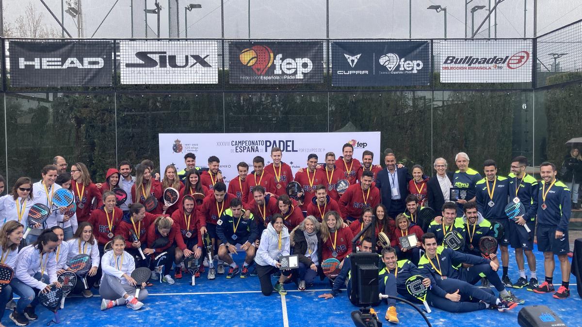Final 2022 con el campeón, el Polo Barcelona y el subcampeón, El Perú Cáceres.