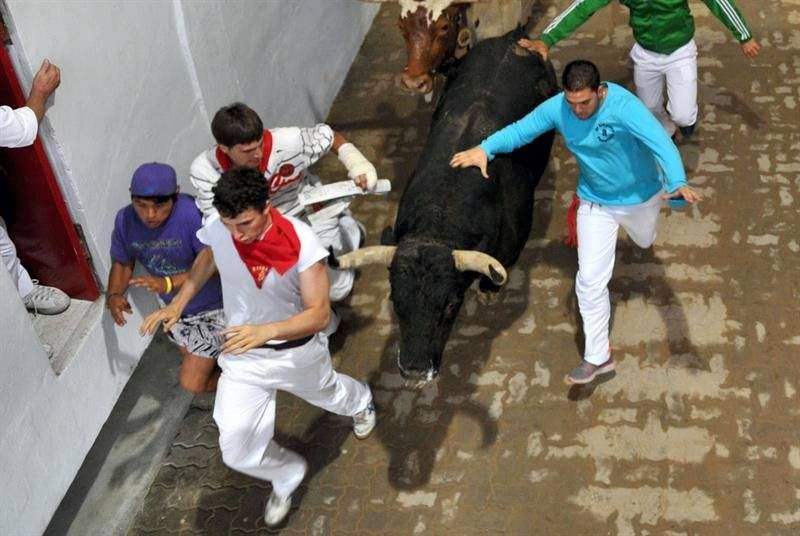 Fotogalería: 6º encierro de los Sanfermines 2013