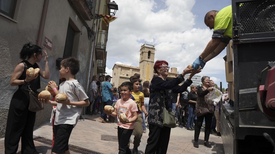 La Festa del Panellet porta centenars de visitants al nucli antic de Castellgalí